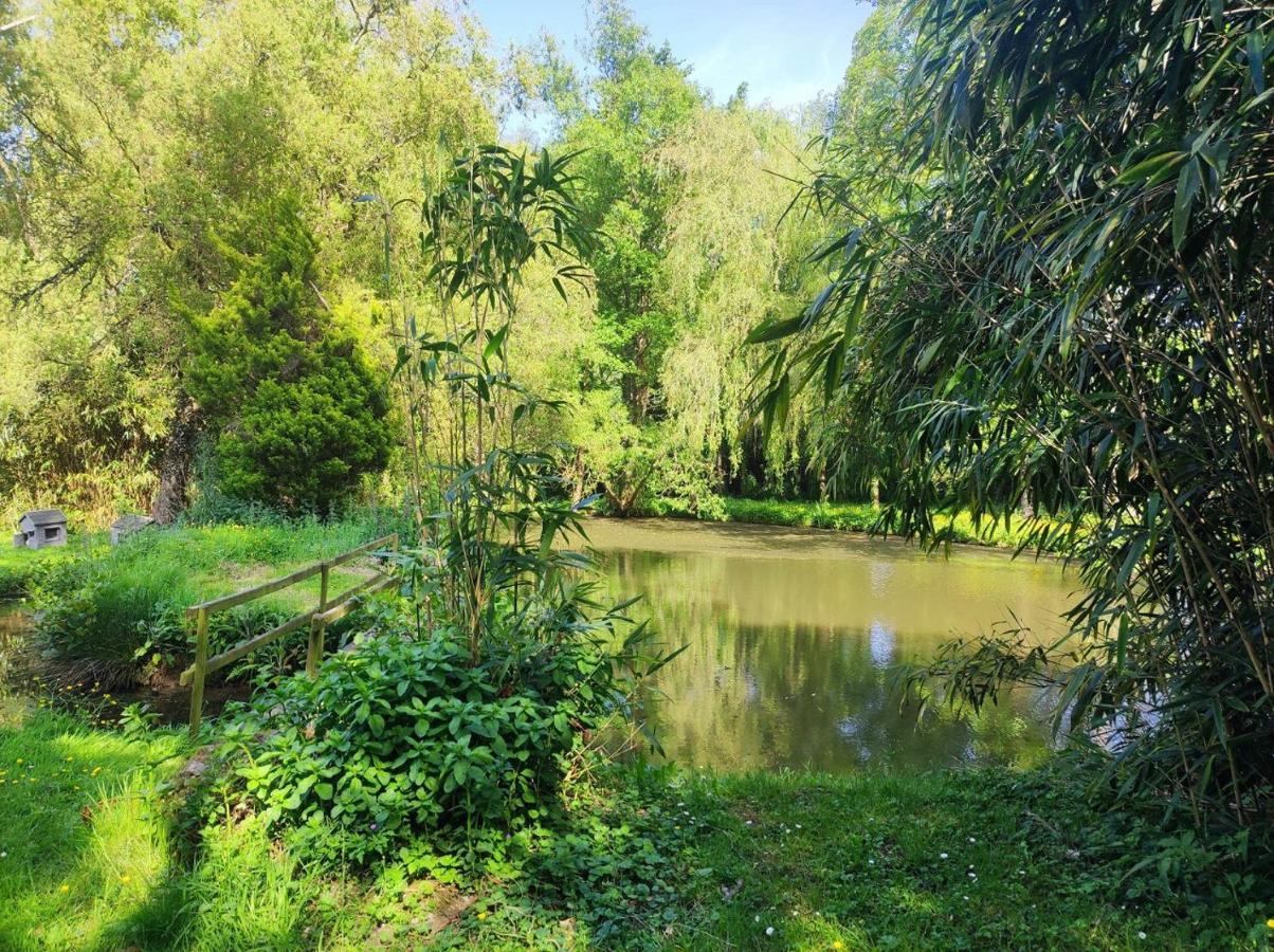 Le Moulin De Benneville Chambres D'Hotes, Petit Dejeuner Compris Cahagnes 외부 사진