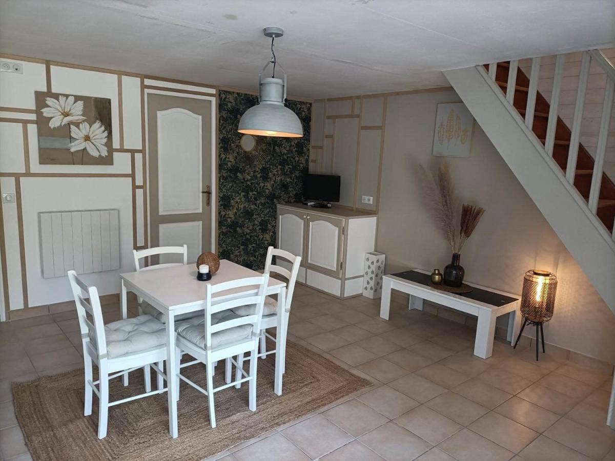 Le Moulin De Benneville Chambres D'Hotes, Petit Dejeuner Compris Cahagnes 외부 사진